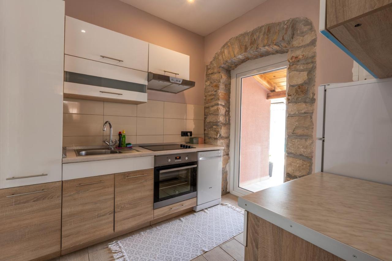 Apartment Anitea Pula Ngoại thất bức ảnh