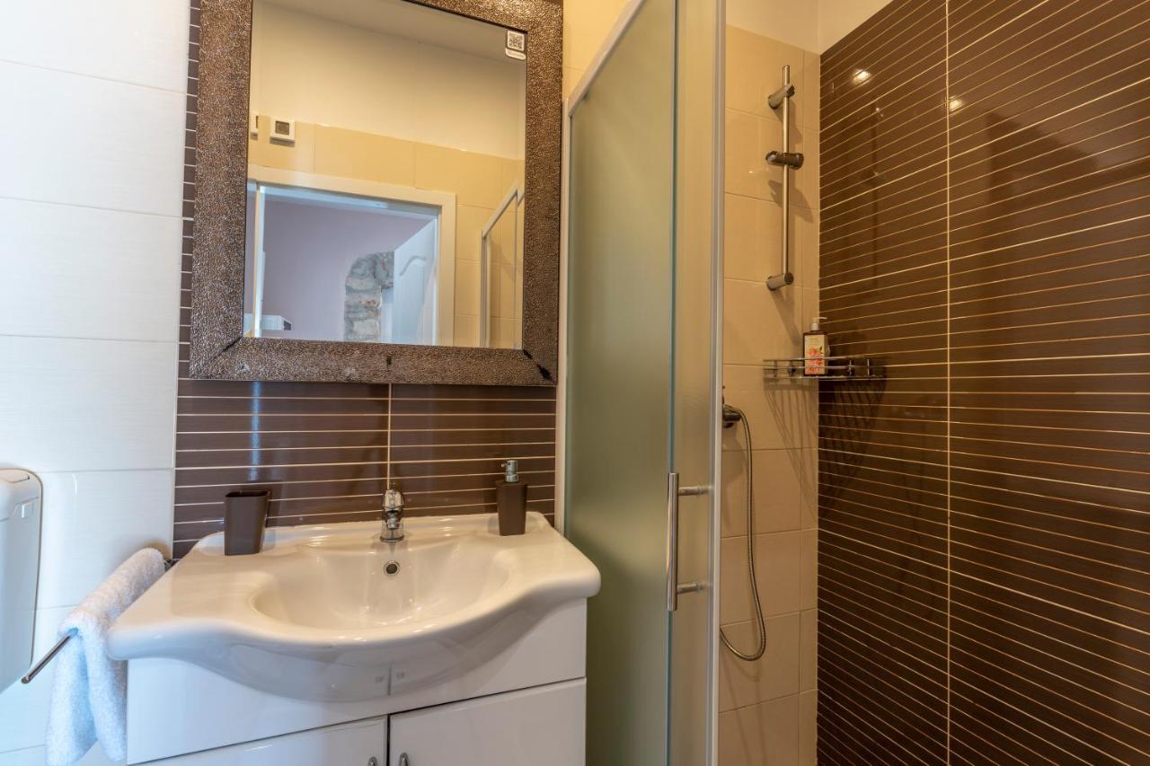 Apartment Anitea Pula Ngoại thất bức ảnh