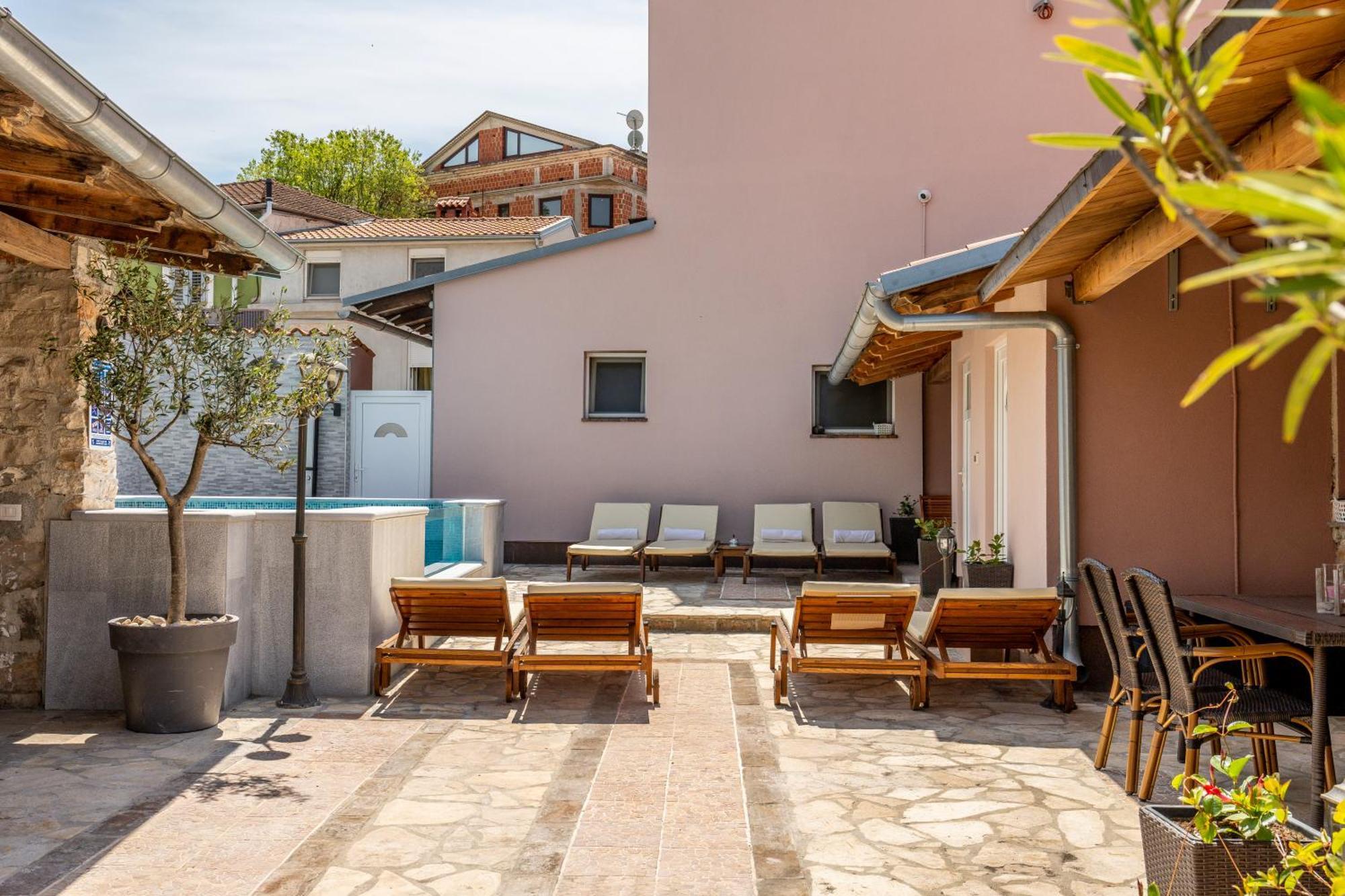 Apartment Anitea Pula Ngoại thất bức ảnh