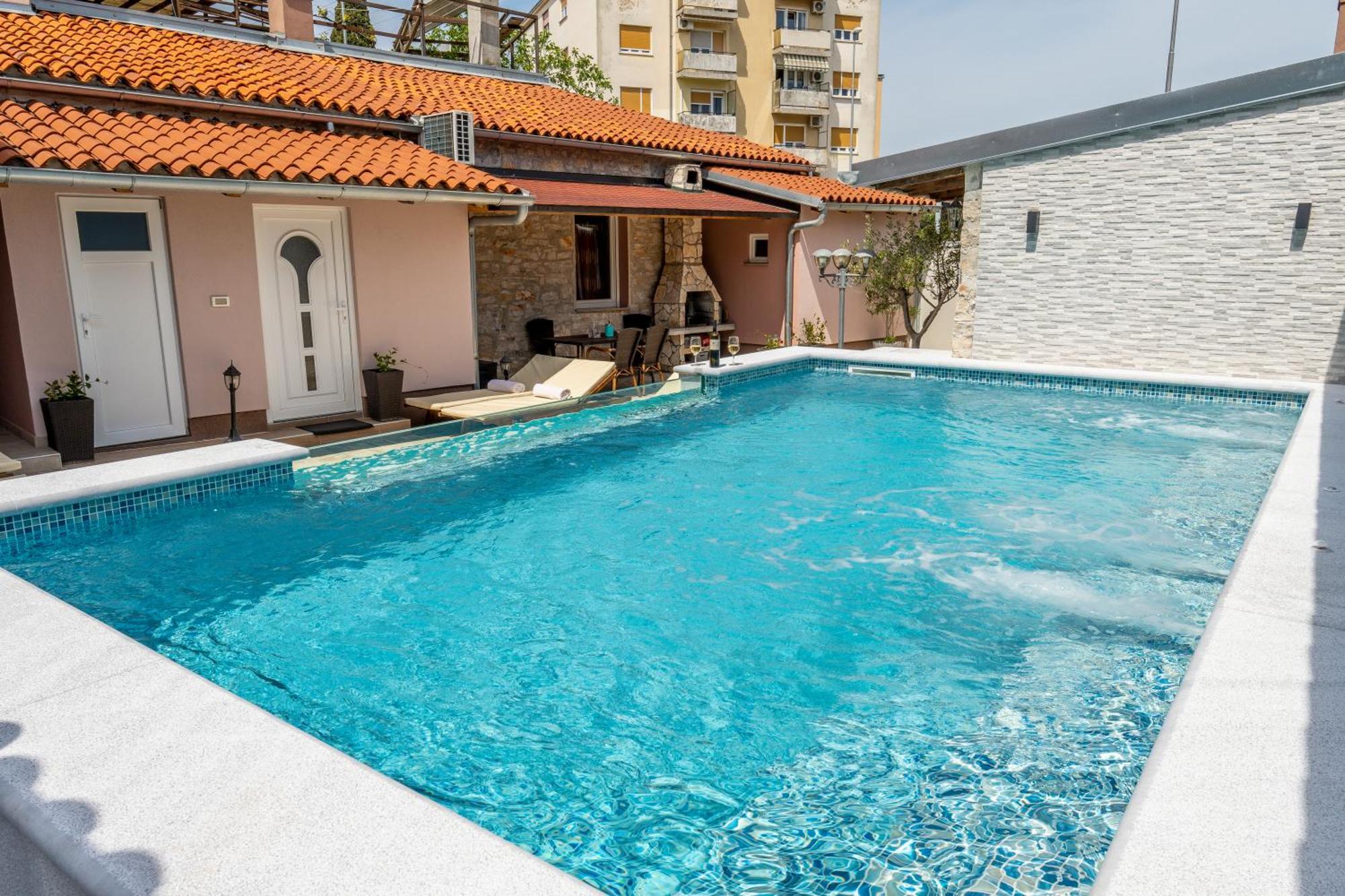 Apartment Anitea Pula Ngoại thất bức ảnh