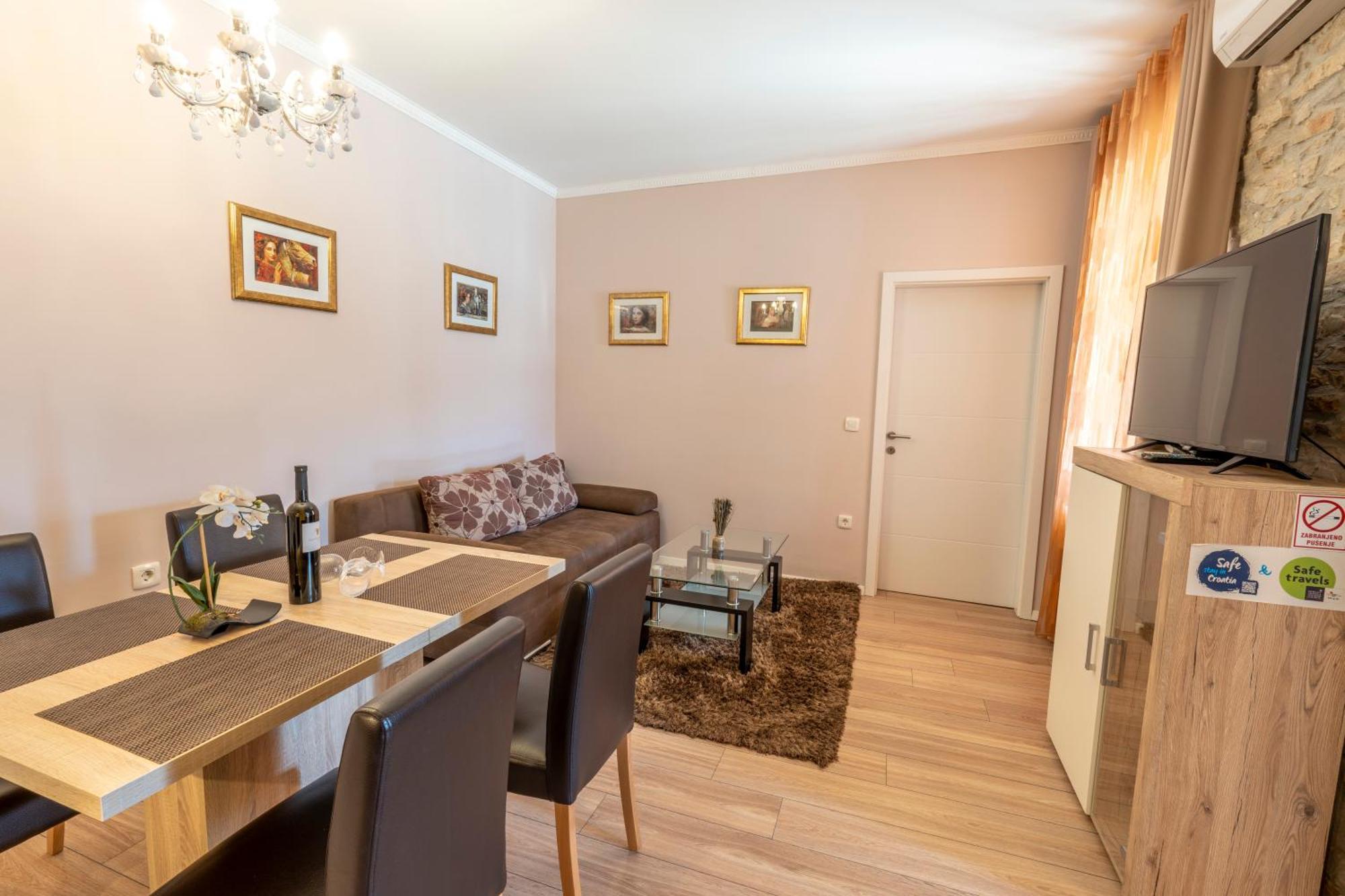 Apartment Anitea Pula Ngoại thất bức ảnh