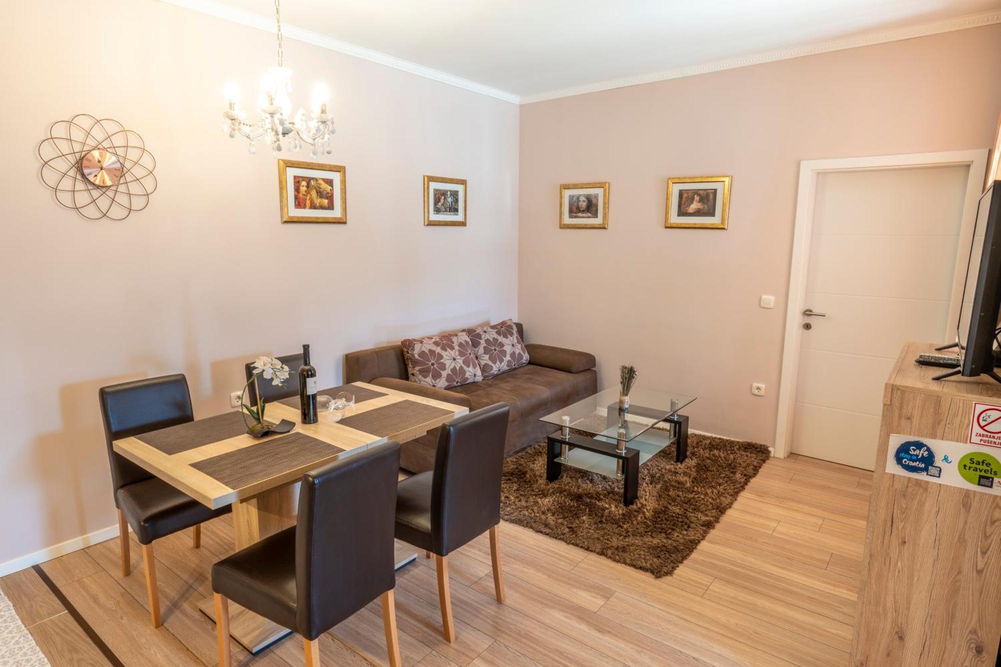 Apartment Anitea Pula Ngoại thất bức ảnh