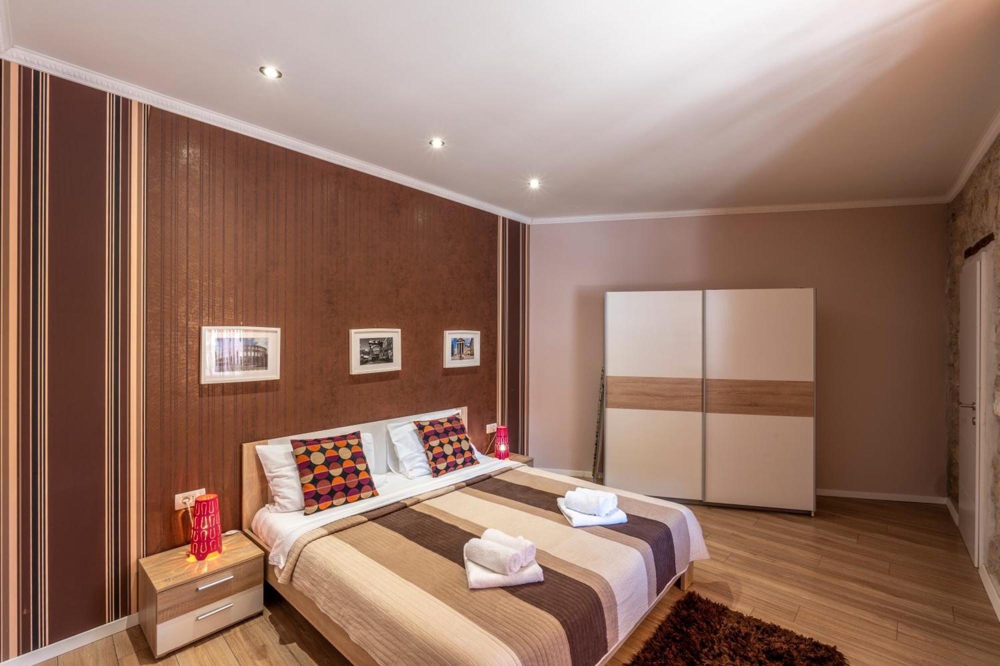 Apartment Anitea Pula Ngoại thất bức ảnh