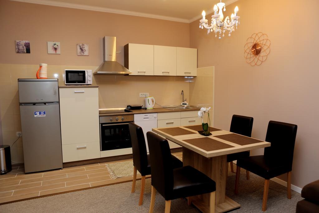 Apartment Anitea Pula Ngoại thất bức ảnh